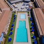 מלון Baja Bianca סאן תאודורו